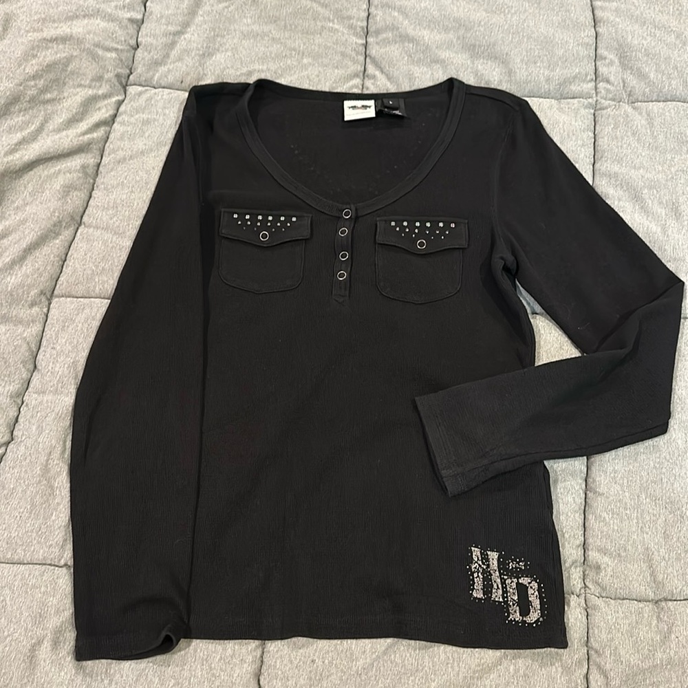 Harley Davidson. Size L. Long sleeve shirt with bling.